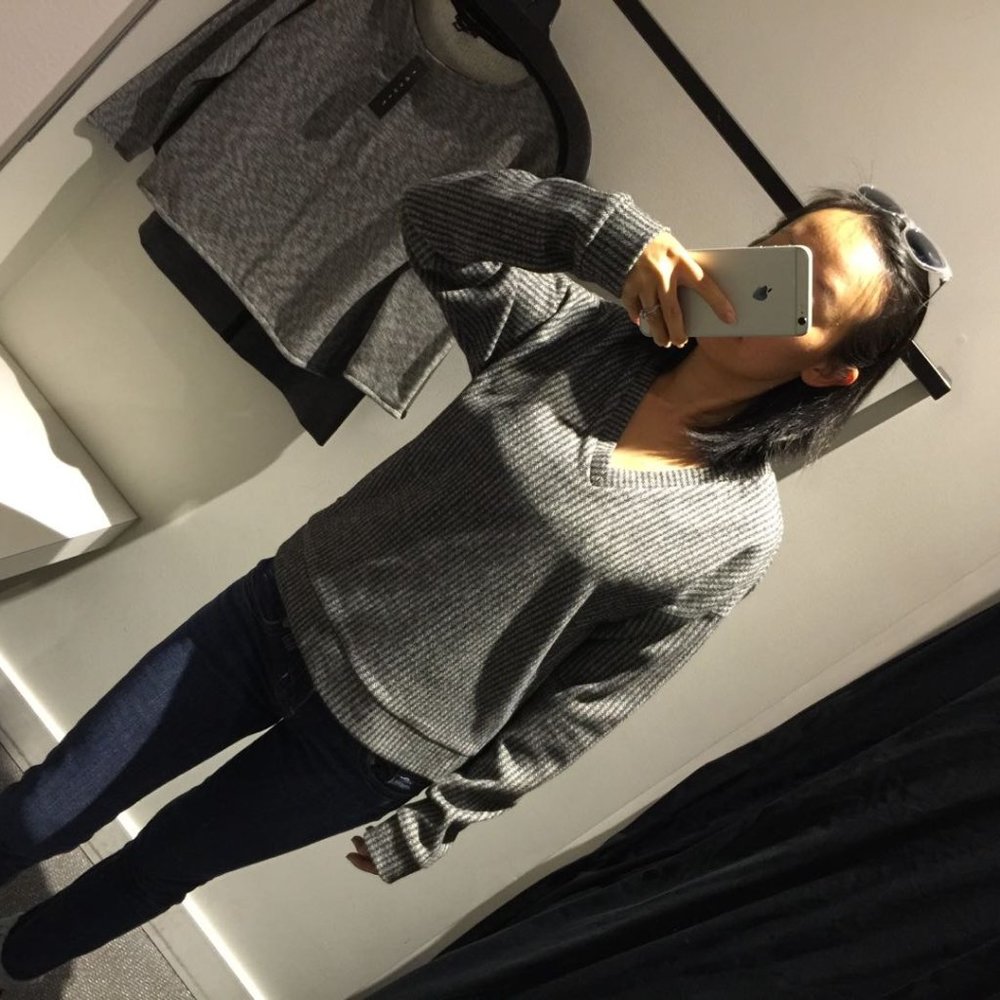 Theory Tantien V neck Sweatshirt wool tweed black